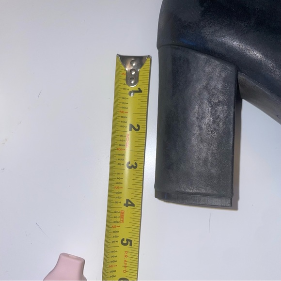 Flawless Lucky Brand Black Super Soft Leather Heeled Boots 7.5M - Picture 7 of 8